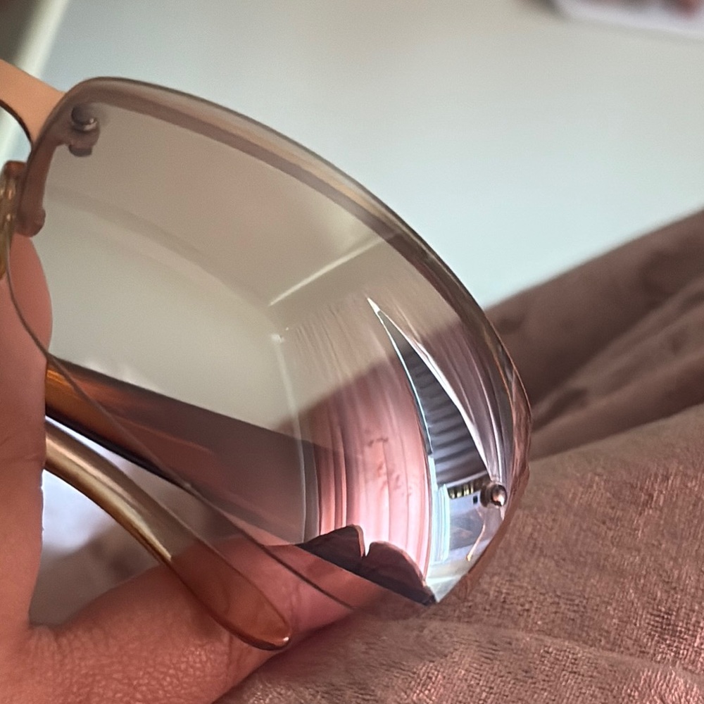 Liz Claiborne Gold Sunglasses - Picture 14 of 14